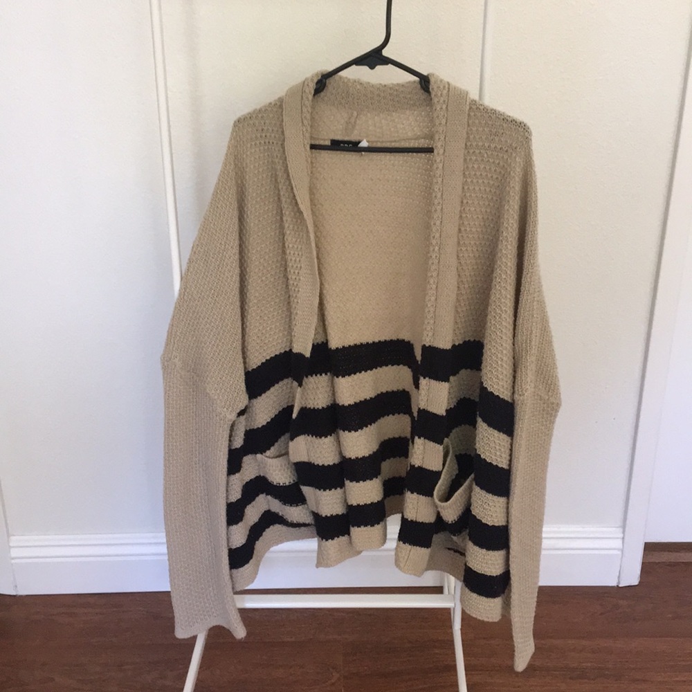 BDG knit heavyweight cardigan size L